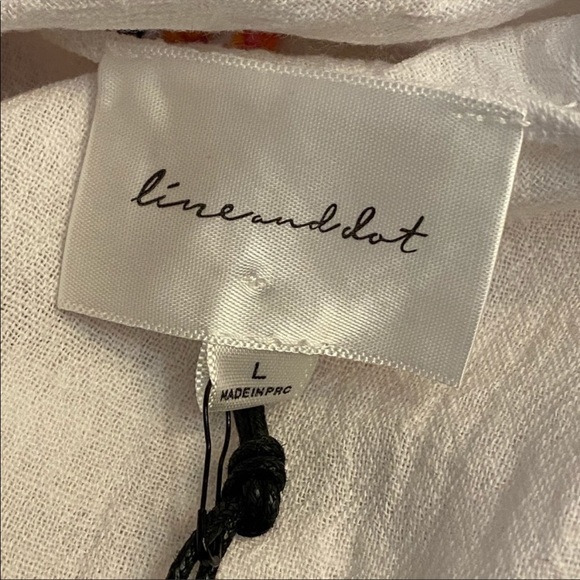 NWT Line And Dot Beaded Sleeve Top - Picture 8 of 9